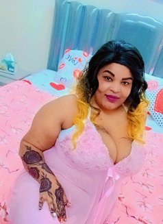 Quincy - puta in Riyadh Photo 10 of 10