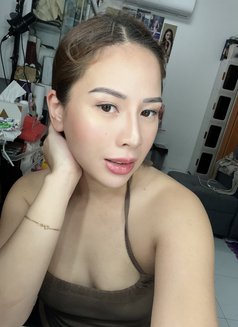 Quinn - escort in Manila Photo 6 of 11