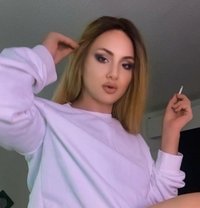 ليس في البحرين. مدينة الخبر - Transsexual escort in Jeddah