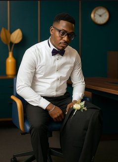 Qwasi Luxe - Male escort in Accra Photo 1 of 9