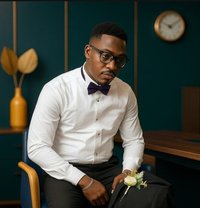 Qwasi Luxe - Male escort in Accra