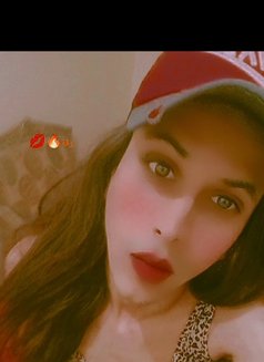 رقة - Transsexual escort in Cairo Photo 1 of 1