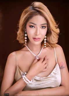 R E B E C C A - escort in Davao Photo 17 of 28