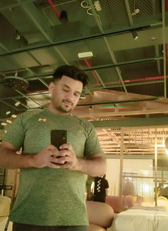 R K - Male escort in Dubai Photo 1 of 4