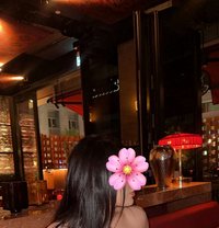R N - puta in Dubai