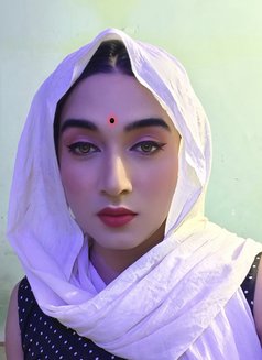 R O S E - Transsexual escort agency in New Delhi Photo 4 of 4