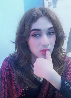 R O S E - Transsexual escort agency in New Delhi Photo 5 of 14