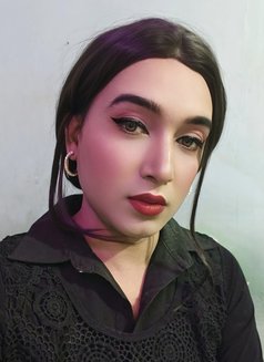 R O S E - Transsexual escort agency in New Delhi Photo 10 of 14