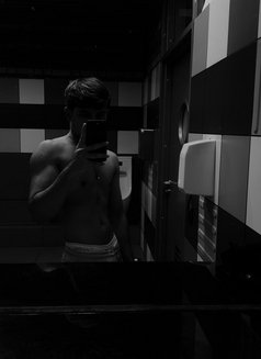 R19 - Male dominatrix in Ahmedabad Photo 1 of 1