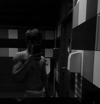 R191 - Acompañantes masculino in Mumbai