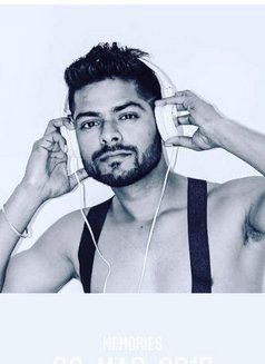 Ra V - Male escort in New Delhi Photo 2 of 7