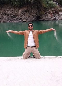 Ra V - Male escort in New Delhi Photo 7 of 7