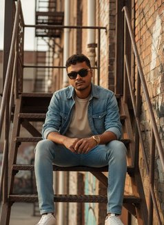 Raaj Chakraborty - Male escort in Kolkata Photo 1 of 4