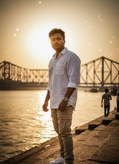 Raaj Chakraborty - Male escort in Kolkata Photo 4 of 4