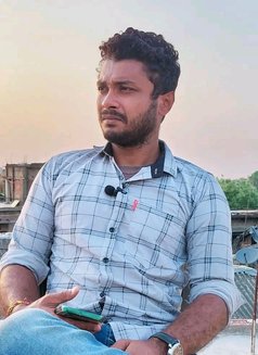 Raaj Chakraborty - Male escort in Kolkata Photo 2 of 4