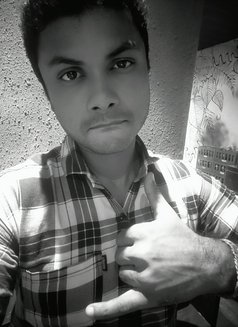 Raaj Chakraborty - Acompañantes masculino in Kolkata Photo 4 of 4