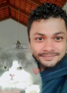 Raaj Chakraborty - Male escort in Kolkata Photo 2 of 5