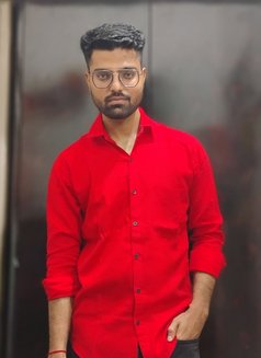 Raaj - Male adult performer in Gurgaon Photo 1 of 3