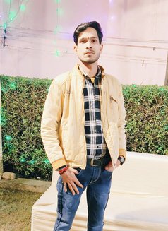 Raaj - Agencia de acompañantes masculinas in New Delhi Photo 5 of 5