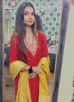 Raavi - escort in Mumbai Photo 2 of 3