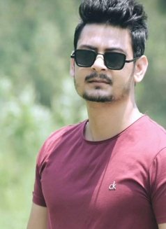 Raaz - Male escort in Gurgaon Photo 5 of 6