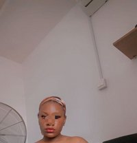 Rabi - puta in Lagos, Nigeria
