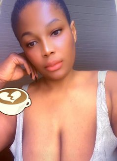 Racheal - escort in Abu Dhabi Photo 2 of 2