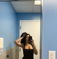 Rachel - escort in Singapore