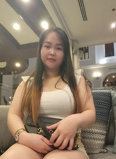 Rachel - puta in Dubai Photo 1 of 6