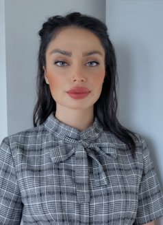 Dalal Alrameh - escort in Beirut Photo 2 of 5