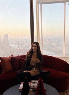 Sarah - escort in Bali Photo 3 of 11