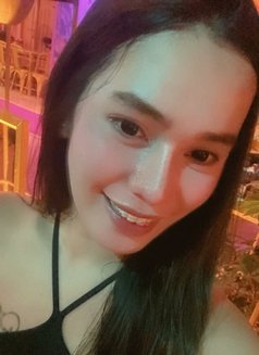Rachelle - escort in Manila Photo 2 of 4