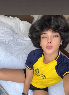 Racon - Transsexual escort in Al Manama Photo 15 of 15