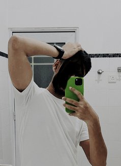 Radeesha Jay - Acompañantes masculino in Colombo Photo 2 of 4