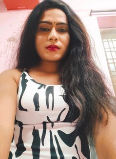 Radha - Transsexual escort in Hyderabad Photo 3 of 3