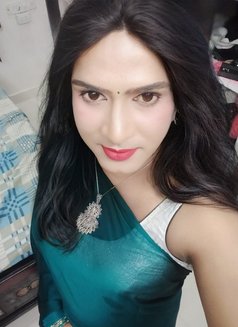 Radha - Acompañantes transexual in Hyderabad Photo 3 of 3