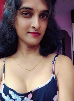 Radha - Acompañantes transexual in Hyderabad Photo 3 of 4