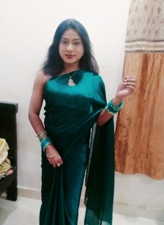 Radha - Acompañantes transexual in Hyderabad Photo 3 of 3