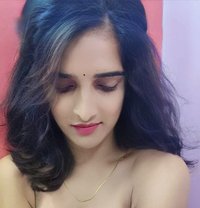 Radha Reddy - Acompañantes transexual in Hyderabad Photo 1 of 3