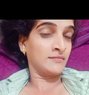 Radha Reddy - Acompañantes transexual in Hyderabad Photo 1 of 3
