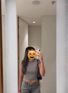 Radhika Gfe - puta in Dubai Photo 3 of 8