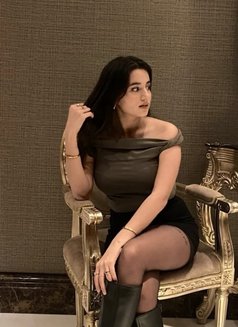 Radhika 🦋 - puta in Abu Dhabi Photo 5 of 5