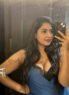 Radhika - puta in Kolkata Photo 2 of 4