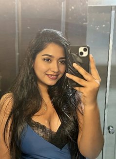 Radhika - puta in Kolkata Photo 3 of 4