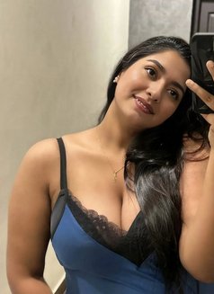 Radhika - puta in Kolkata Photo 4 of 4