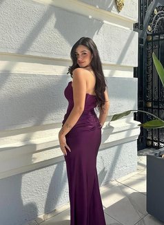 Radhika - escort in Mumbai Photo 3 of 5