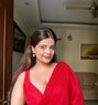 Radhika - puta in Pune Photo 1 of 3