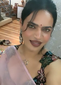 Radhika - Transsexual escort in Pune Photo 1 of 7