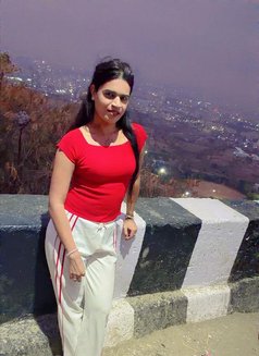 Radhika - Transsexual escort in Pune Photo 3 of 7
