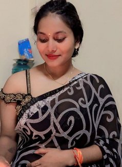 Radhika indipendent & meet webcam - puta in Mumbai Photo 2 of 3